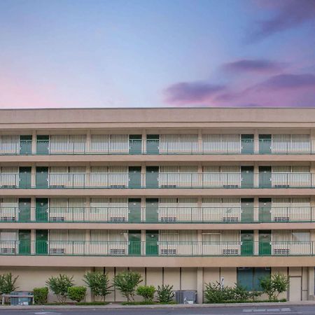 Days Inn By Wyndham Florence Downtown ภายนอก รูปภาพ